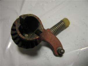 (image for) throttle gear + bushing scre 1950s Johnson model RD-19 outboard Holiday Bronze