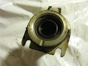 (image for) bearing cap seal housing 1977 Evinrude 9.9 hp 10755 15 hp johnson 388184