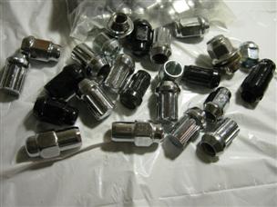 (image for) metric lug nuts lot