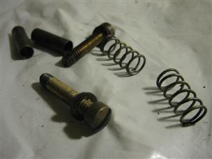 (image for) ignition plate screw spring 1950s Hiawatha 16 hp outboard 3945-1881 3945-1861