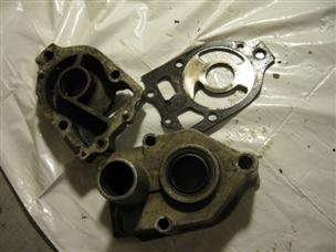 (image for) 46-32437 1960s Mercury 6 cylinder water pump housing outboard motor