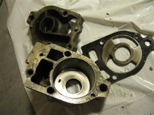 (image for) 46-32437 1960s Mercury 6 cylinder water pump housing outboard motor