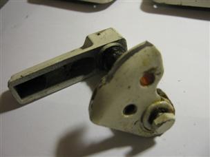 (image for) hood cowl latch Johnson 70 hp J70TLESB outboard