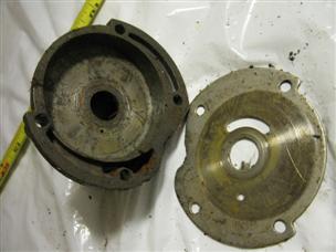 (image for) water pump housing wear plate 1950s Evinrude Sportwin 10016 outboard blue