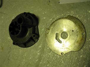 (image for) water pump housing 1950s green Johnson QD-14 outboard