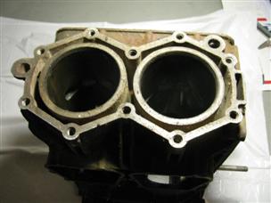 (image for) 375762 engine block 1950s 25 hp Johnson Evinrude outboard