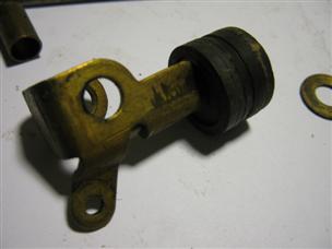 (image for) carburetor throttle lever roller link 1950s Johnson RDE-19M outboard rde-19