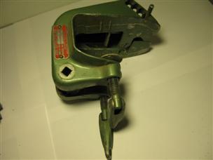 (image for) clamp 1950s green Johnson model CD-14 outboard