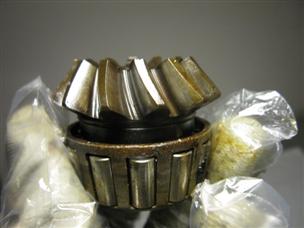 (image for) gear shaft bearing 1950s Johnson RD-19 outboard