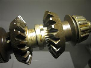 (image for) gear shaft bearing 1950s Johnson RD-19 outboard