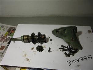 (image for) 1950s green Johnson 5.5 hp CD outboard 303335 lower unit parts