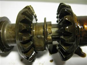 (image for) 1950s green Johnson 5.5 hp CD outboard 303335 lower unit parts