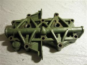 (image for) cylinder head 1950s Johnson RD-15 outboard green 