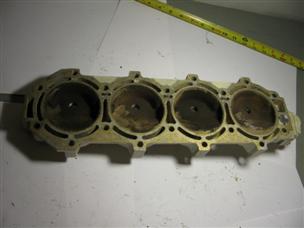 (image for) 372 Chysler 4 cylinder head 105 outboard 120