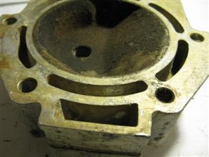 (image for) 372 Chysler 4 cylinder head 105 outboard 120