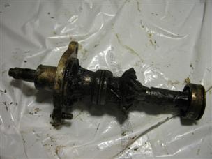 (image for) Antique 1920s cast iron Johnson outboard A1M lower unit gear shaft