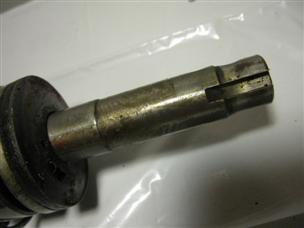 (image for) lower unit gears shaft 1950s Johnson model RD-19 outboard Holiday Bronze