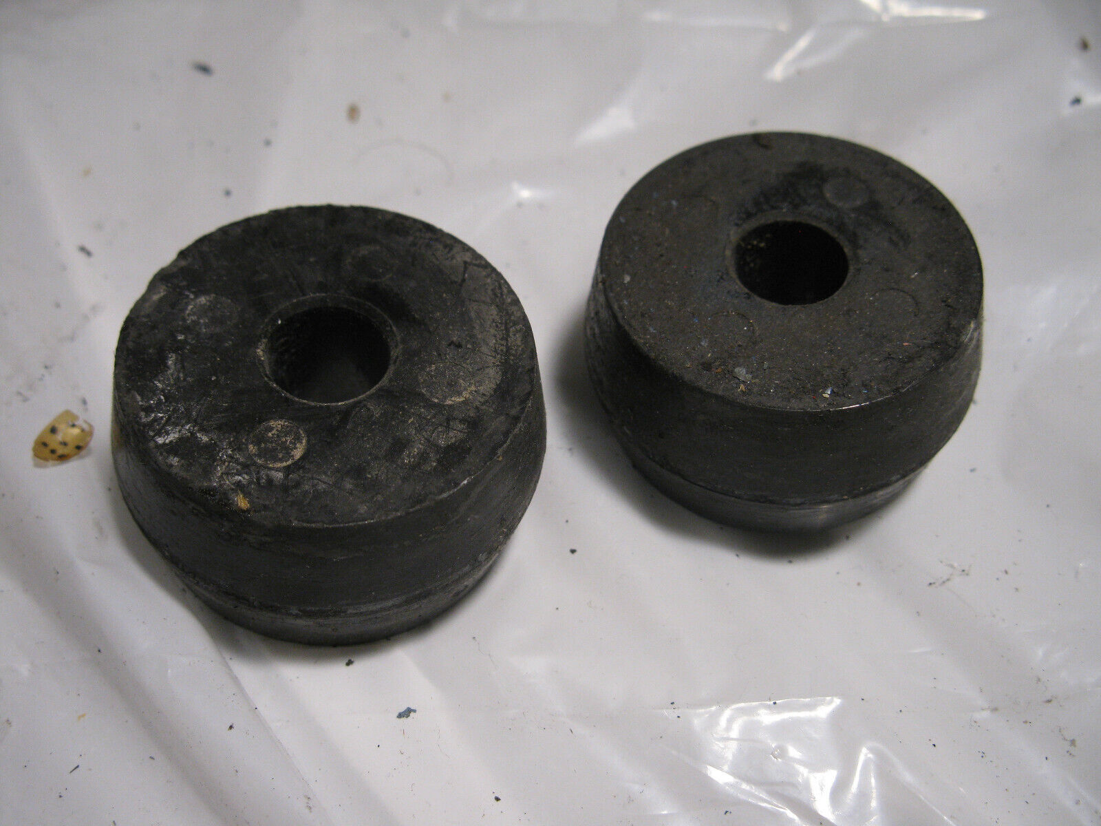 (image for) 1950s clamp bushings Evinrude Bigtwin 25012 25 hp outboard johnson rd - Click Image to Close