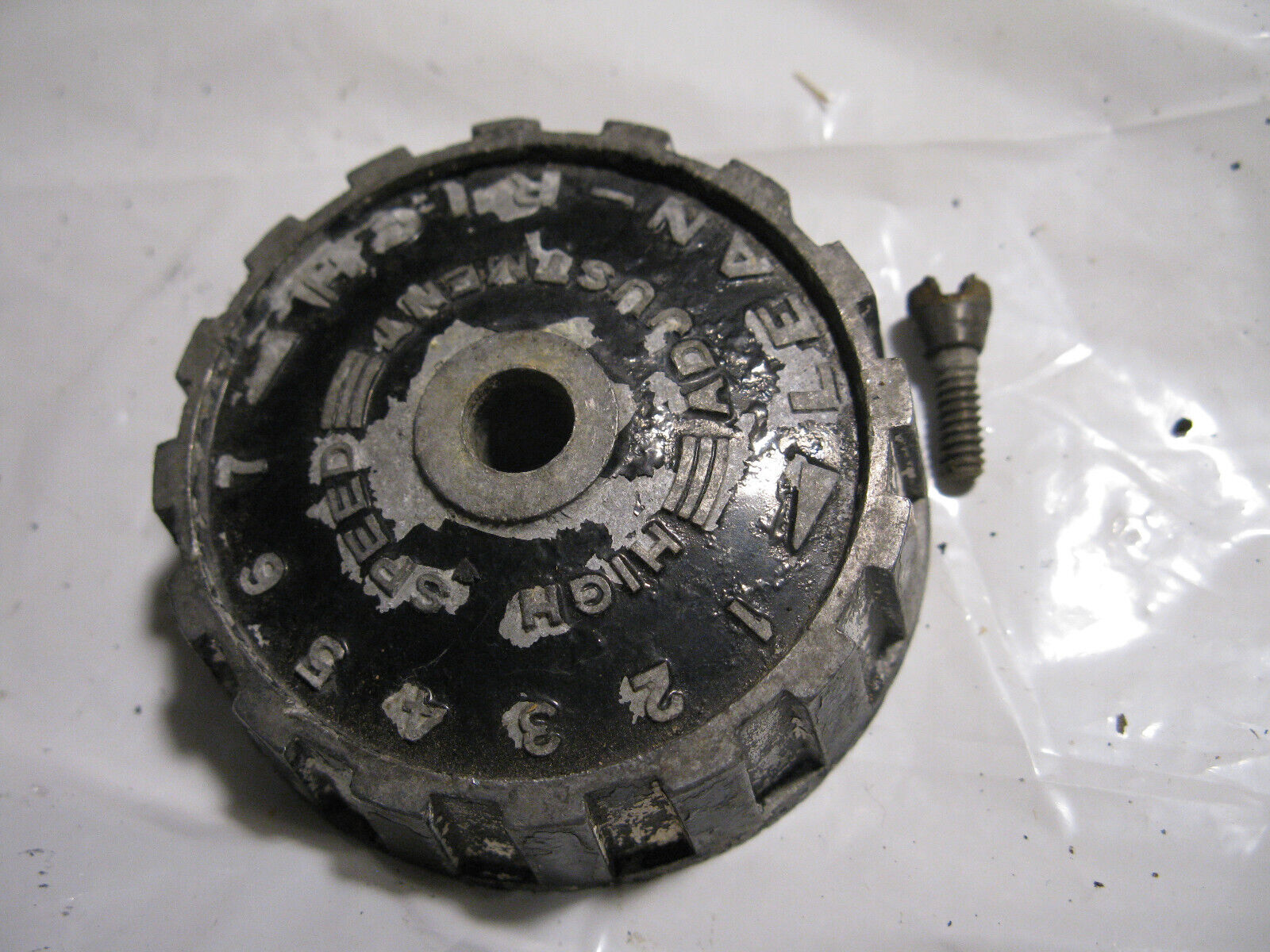 (image for) 1950s knob Evinrude Bigtwin 25012 25 hp outboard johnson rd - Click Image to Close