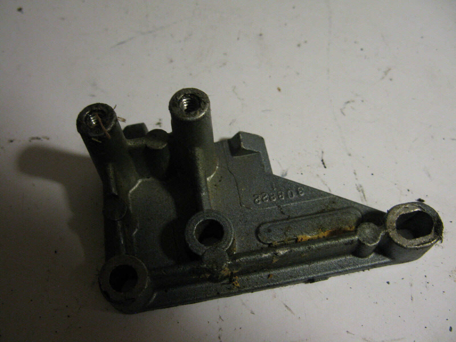 (image for) small bracket blue OLD V4 2 cycle Evinrude 60653R 1960s outboard - Click Image to Close