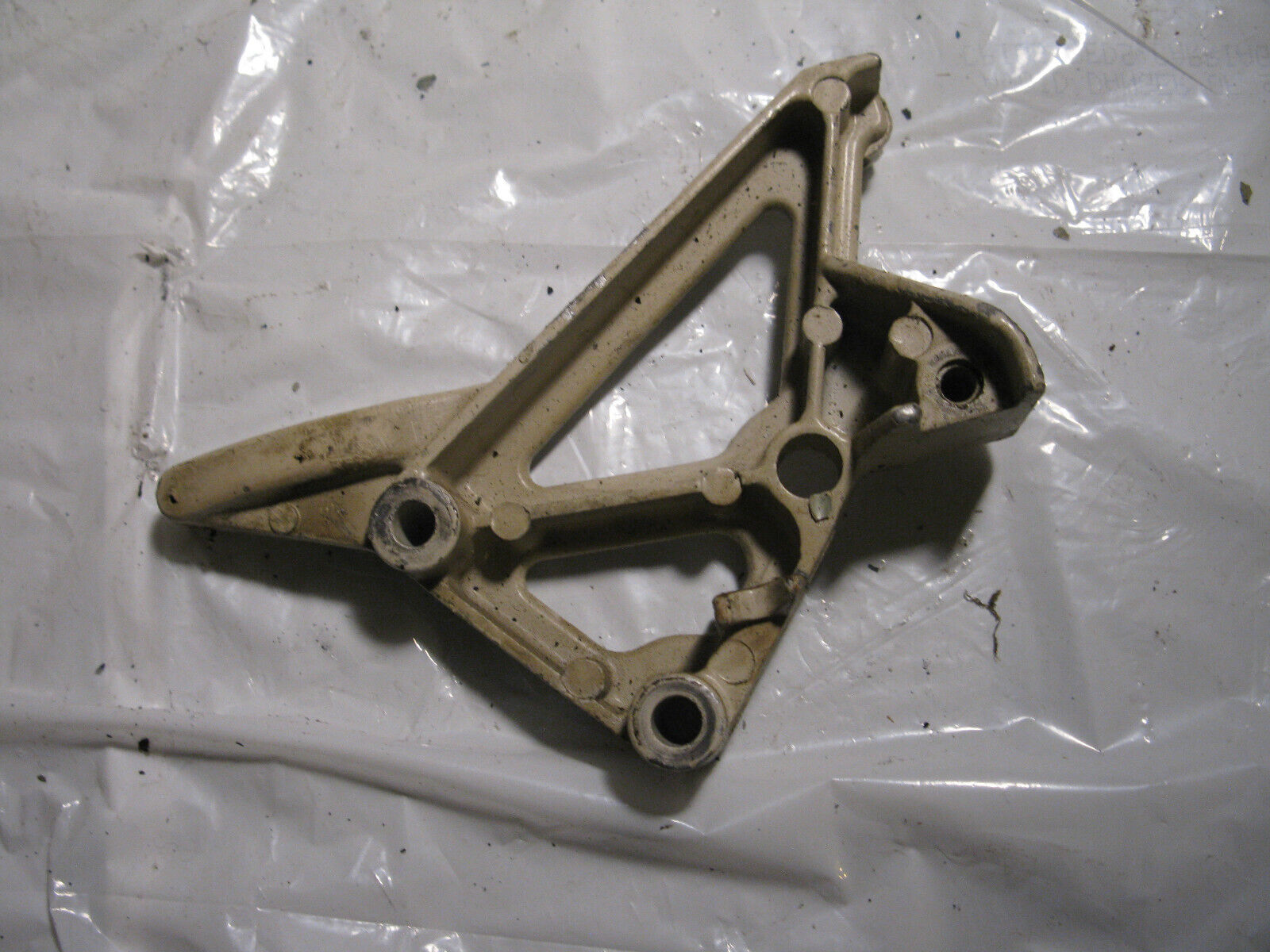 (image for) 1960s Johnson QD-23 outboard bracket cast white cream 10 hp aluminum - Click Image to Close