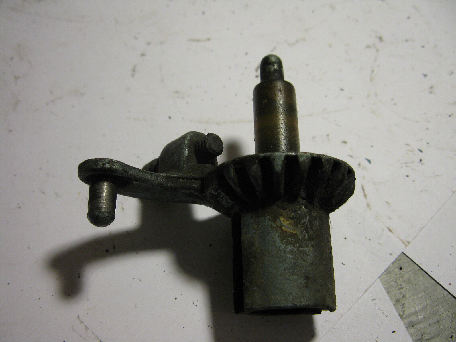 (image for) throttle gear OLD 1960s 2 cycle Evinrude Johnson 28 hp outboard - Click Image to Close