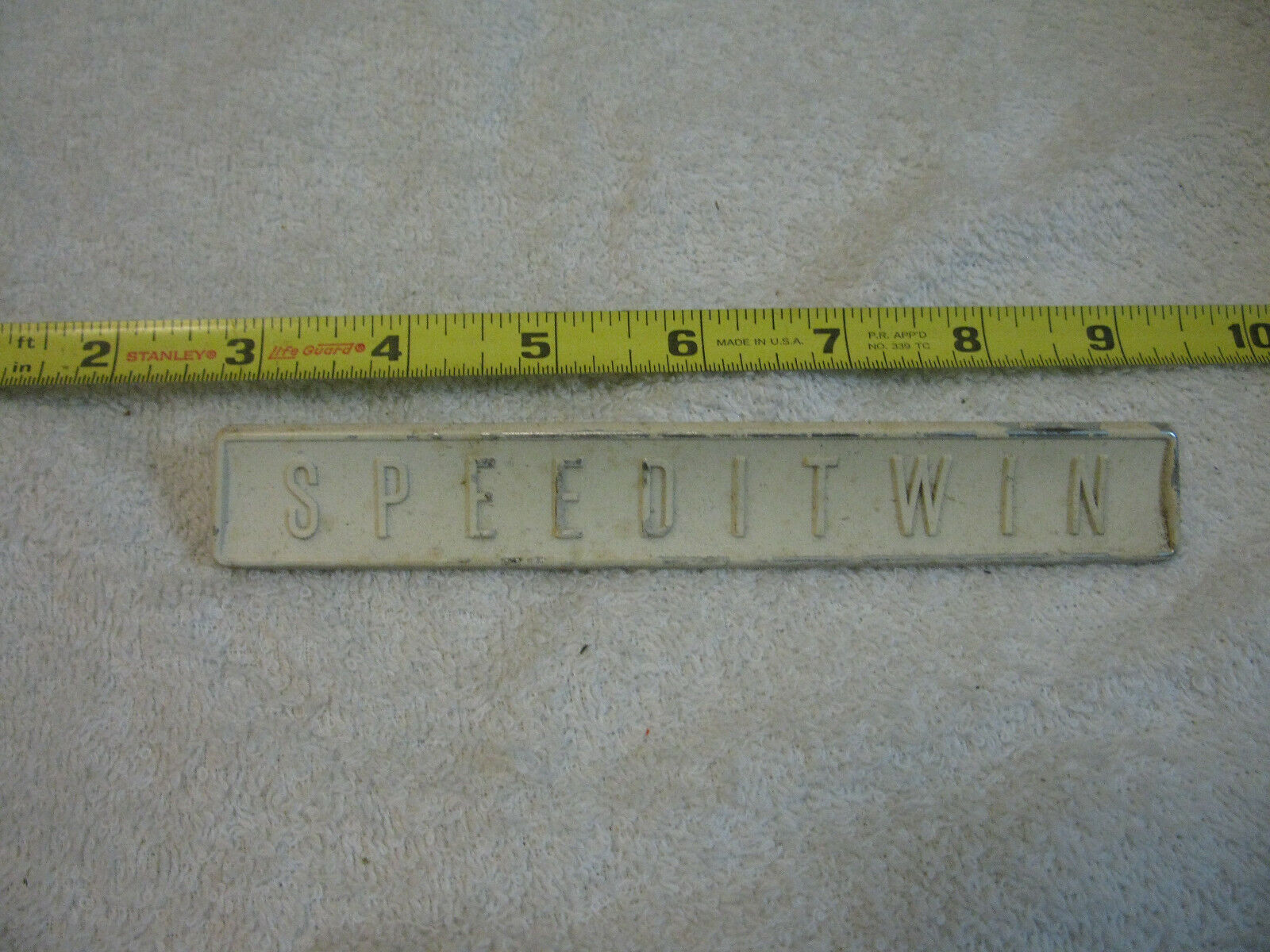 (image for) 1950s 1960s evinrude speeditwin 10 18 hp emblem - Click Image to Close