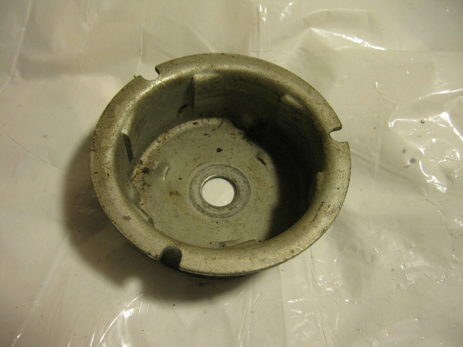 (image for) starter part cup ratchet Tecumseh T-642-16A Sears eska outboard motor - Click Image to Close