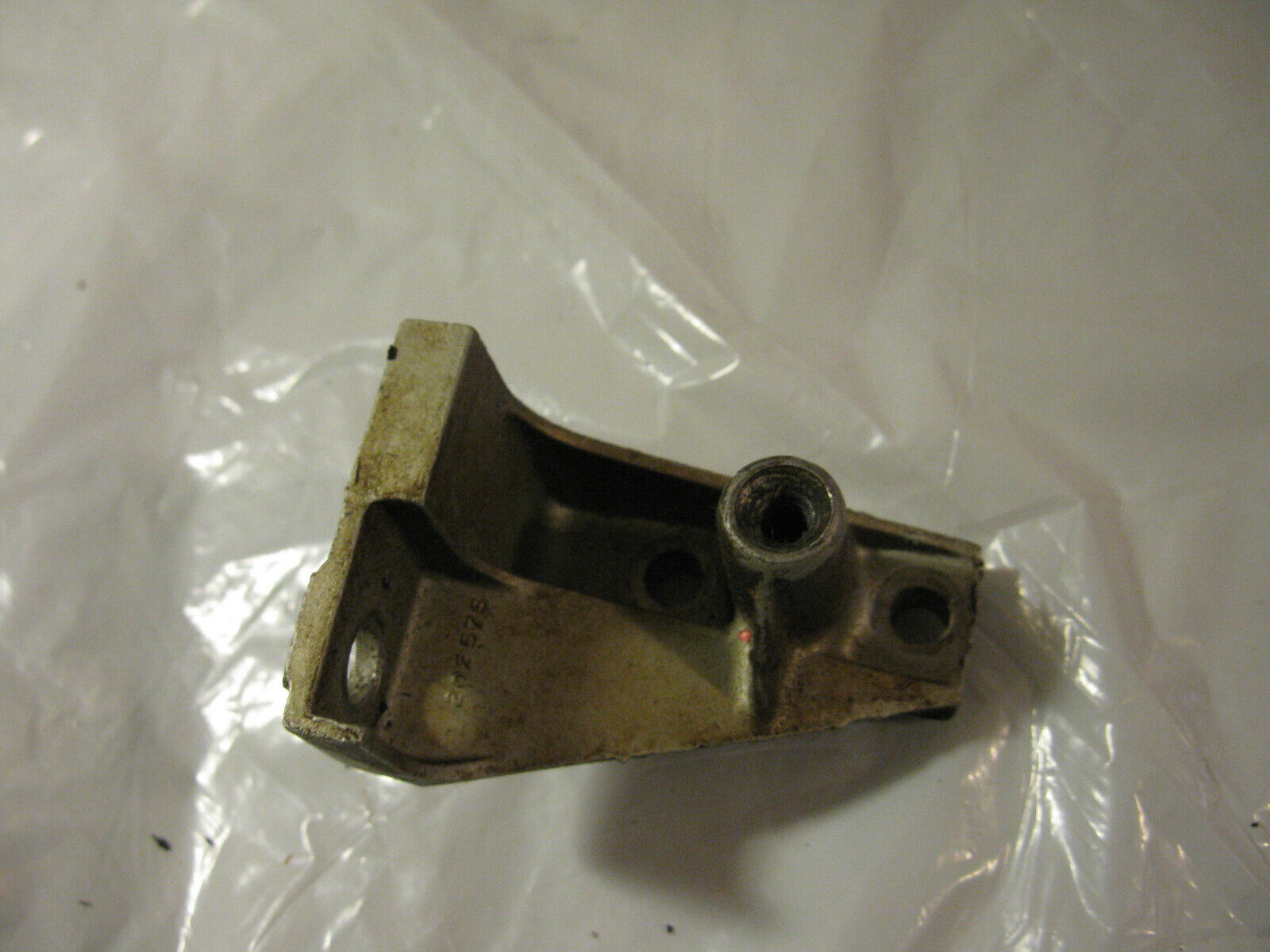 (image for) 202576 bracket mount 1950s Evinrude Fleetwin 4447 4434 outboard motor 7.5 hp - Click Image to Close