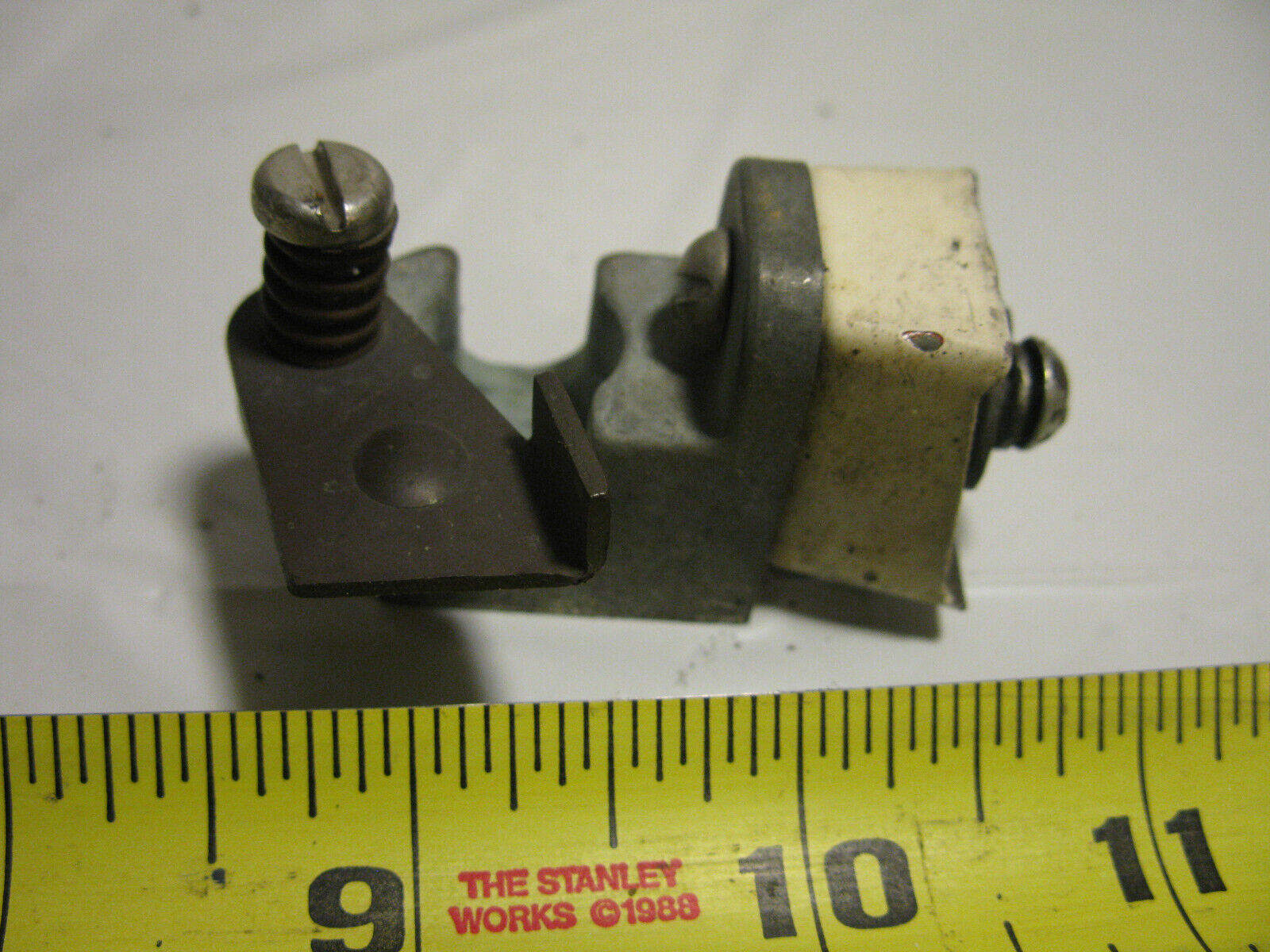 (image for) control cable mount bracket 1950s Johnson model RD-19 outboard Holiday Bronze - Click Image to Close