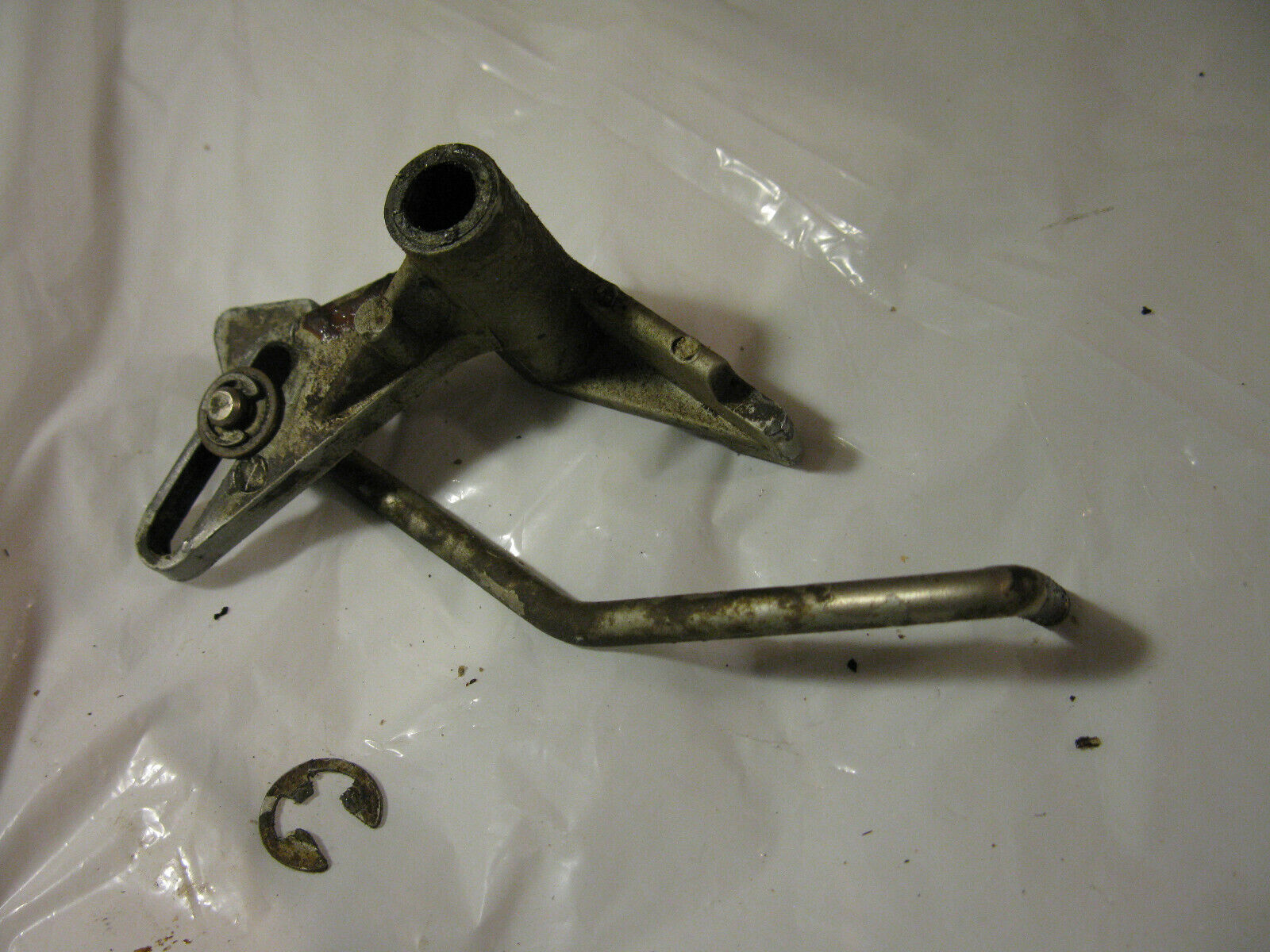 (image for) bracket mount lever 1950s Evinrude Fleetwin 4447 4434 outboard motor 7.5 hp - Click Image to Close