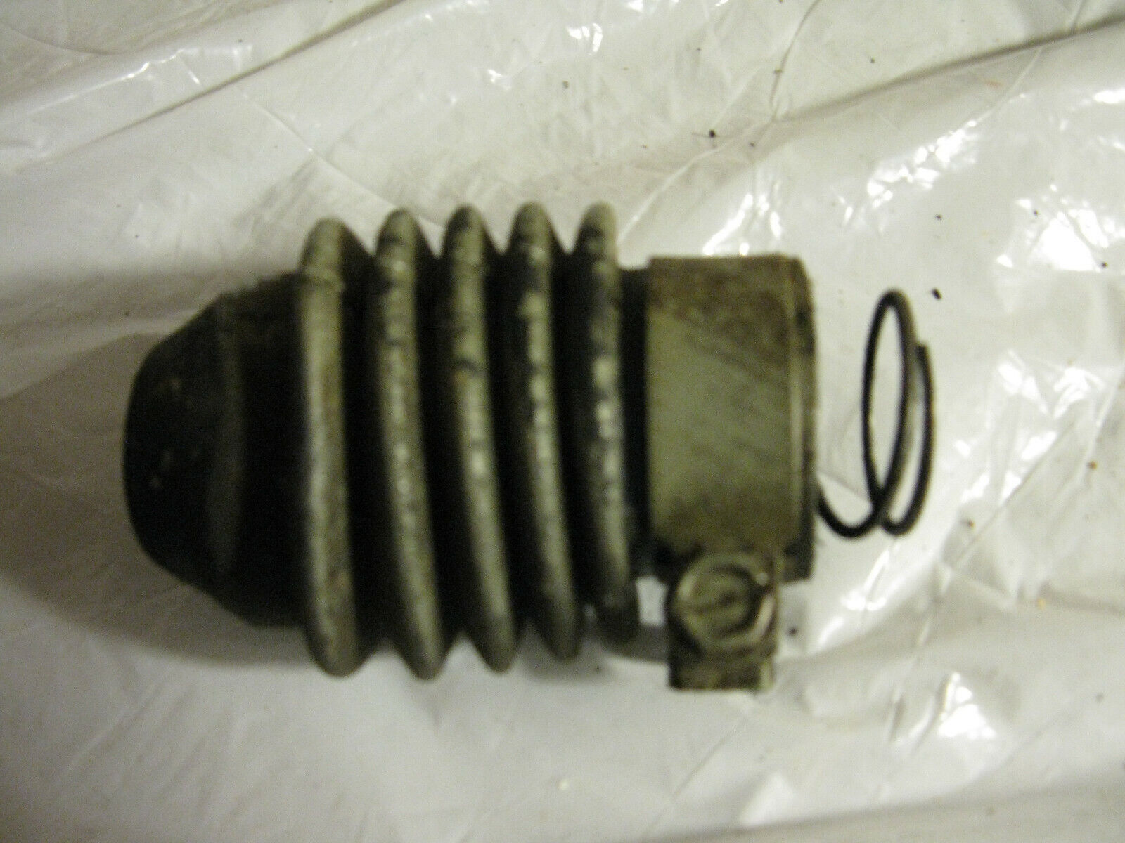 (image for) exhaust boot 1960 Evinrude Lark 40 hp 35520 outboard motor 35521 - Click Image to Close