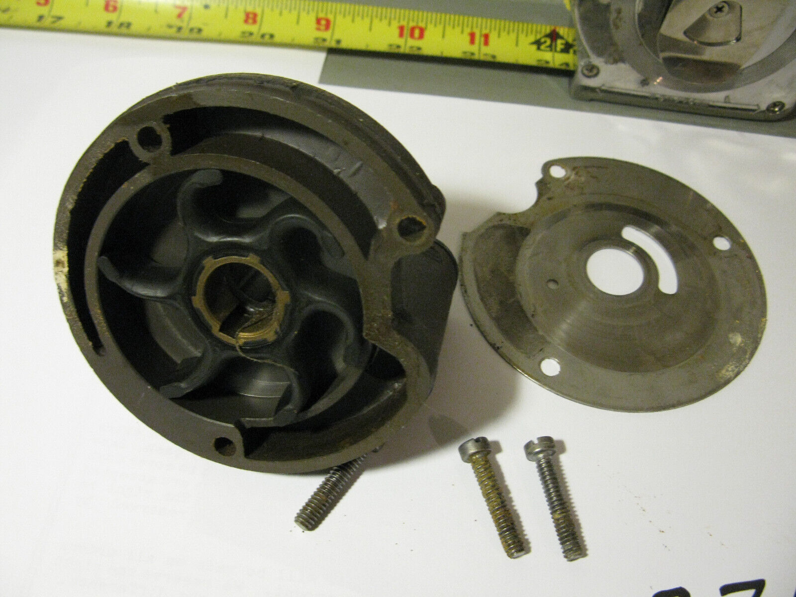 (image for) 376874 302520 Water pump housing 1950s Holiday Bronze Johnson 30 35 hp outboard - Click Image to Close