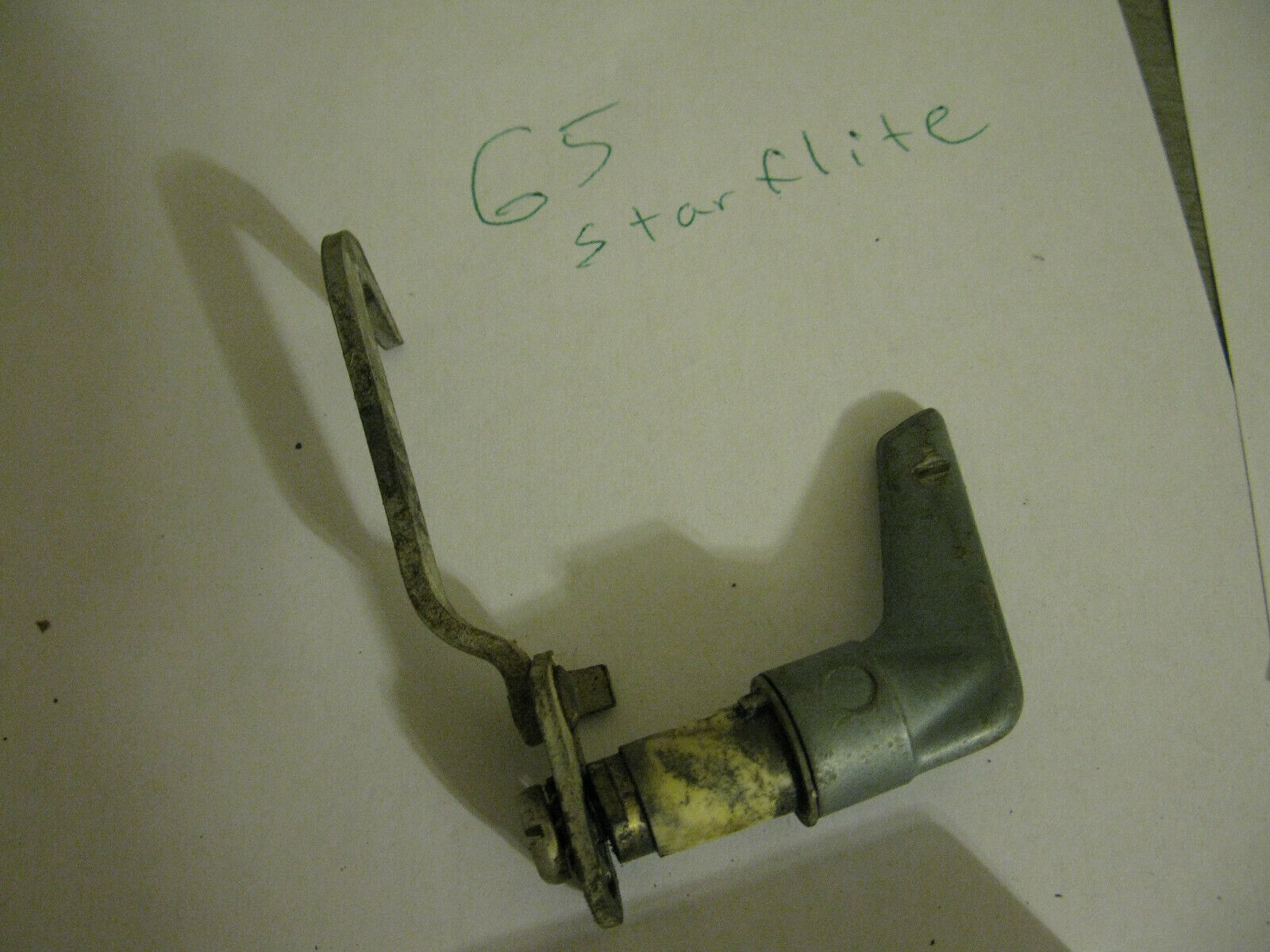 (image for) Evinrude Starflite hood latch 65 hp outboard - Click Image to Close