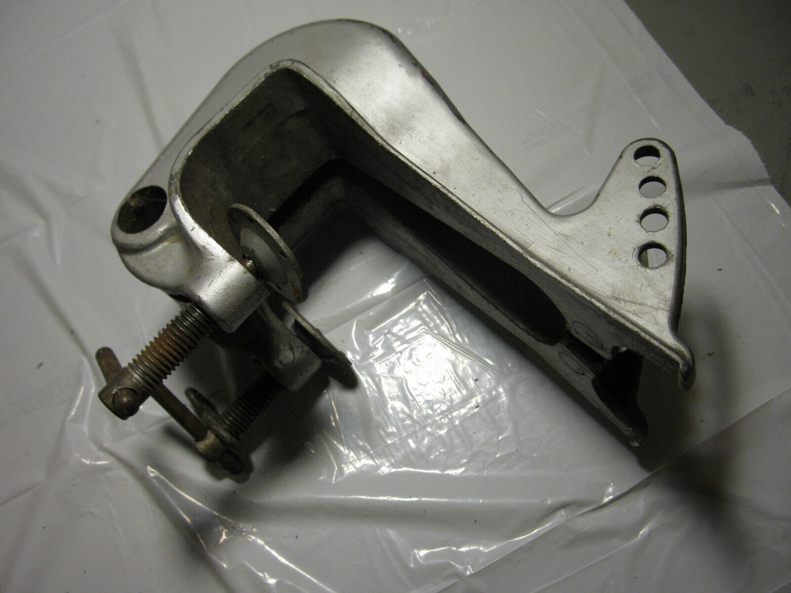 (image for) IJ-62 IJ-61 clamp 1940s 1950s antique outboard - Click Image to Close