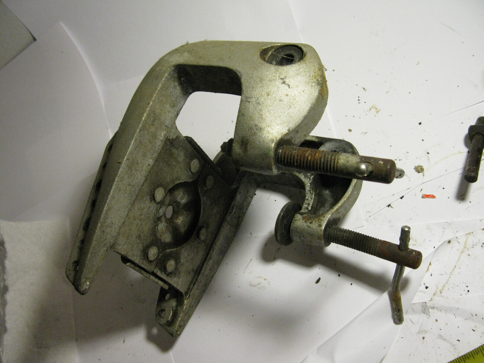 (image for) antique transom clamp Mercury outboard MC2409-1 MC2410-1 - Click Image to Close