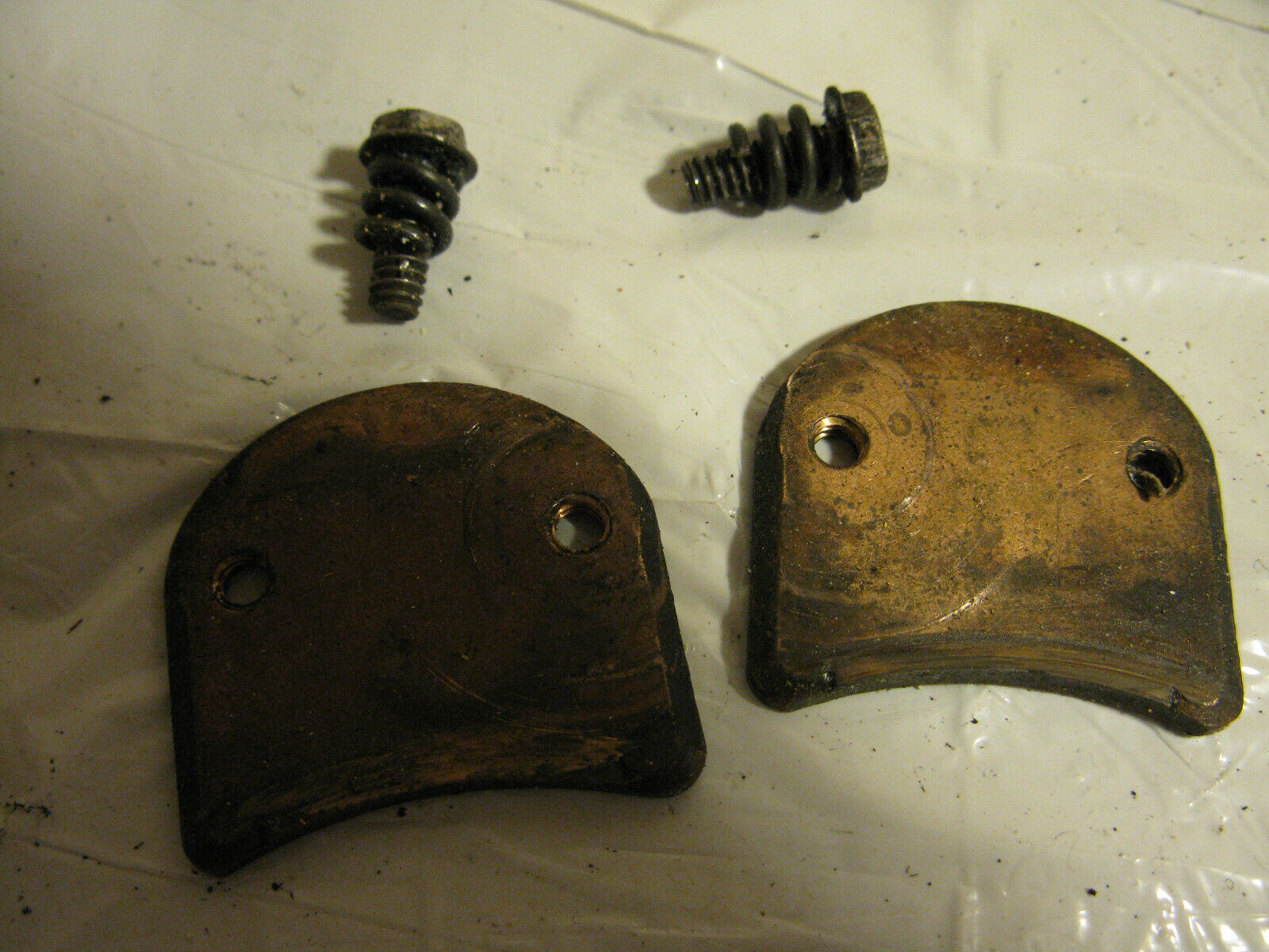 (image for) timing plate holder tabs 1960s Mercury 3.9 hp outboard motor - Click Image to Close