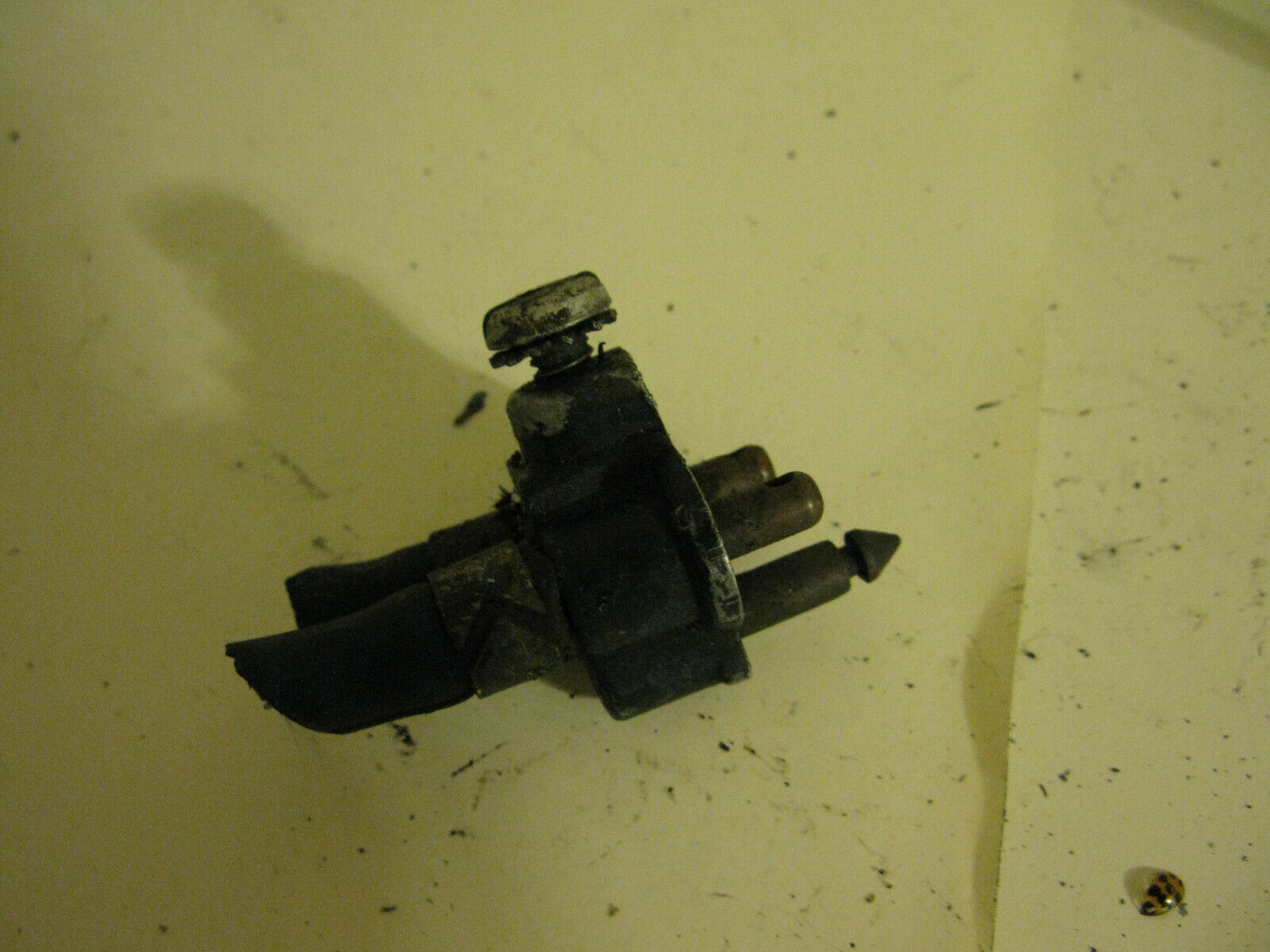 (image for) 1950s Evinrude Fastwin fuel connector - Click Image to Close