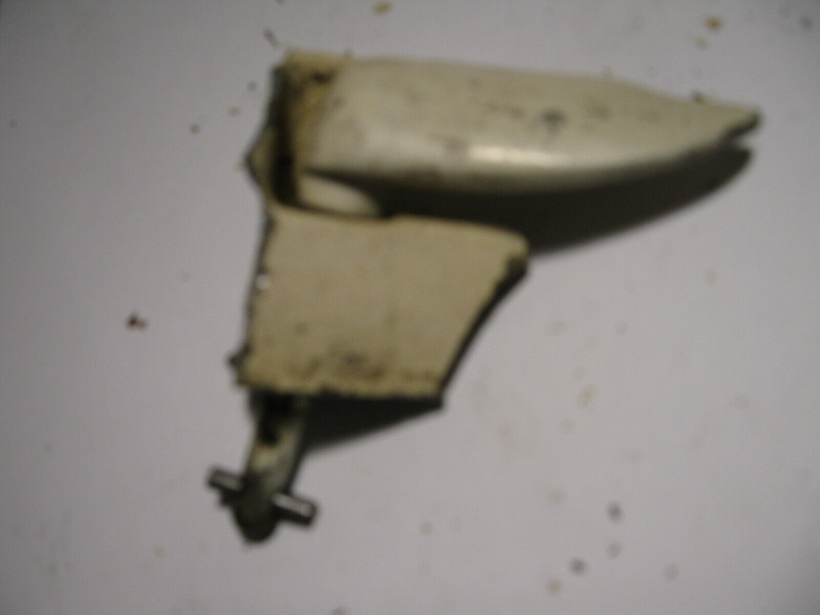 (image for) OLD 2 cycle White Mercury 6 hp hood latch outboard 60 - Click Image to Close