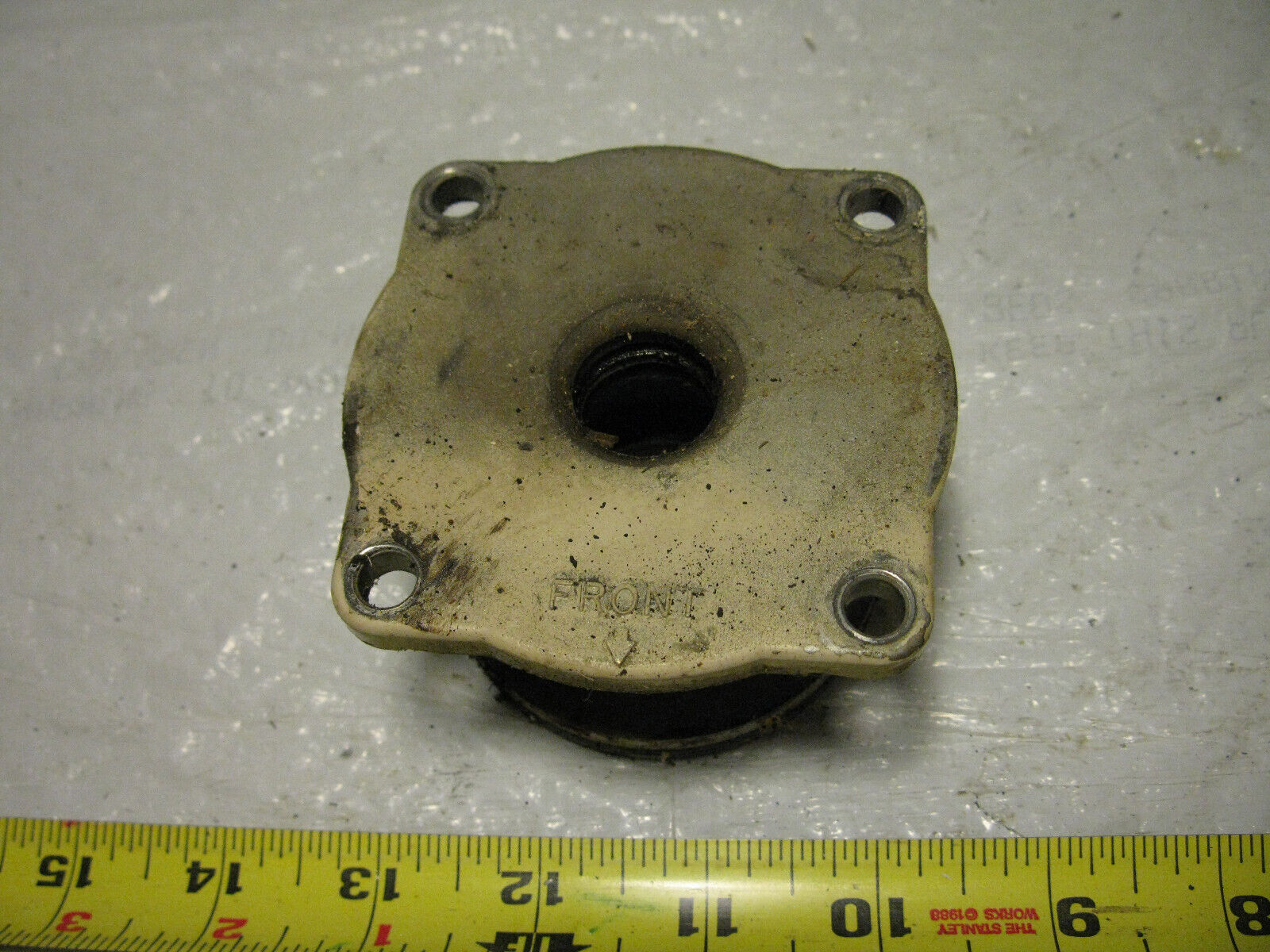 (image for) engine seal housing Chrysler 55 hp 559H9L outboard - Click Image to Close