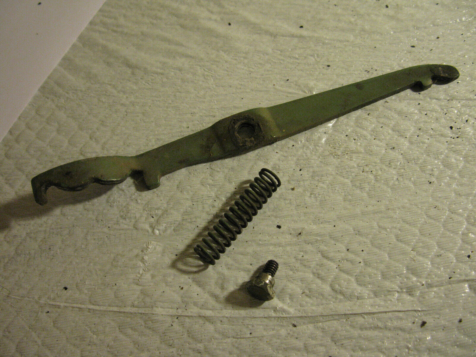 (image for) arm + screw bolt 1950s Johnson RD-15 outboard green - Click Image to Close