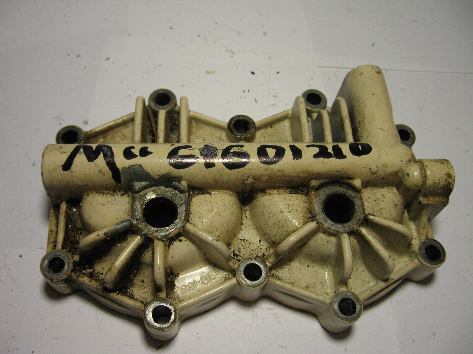 (image for) cylinder head Mcculloch model 61601210 outboard - Click Image to Close