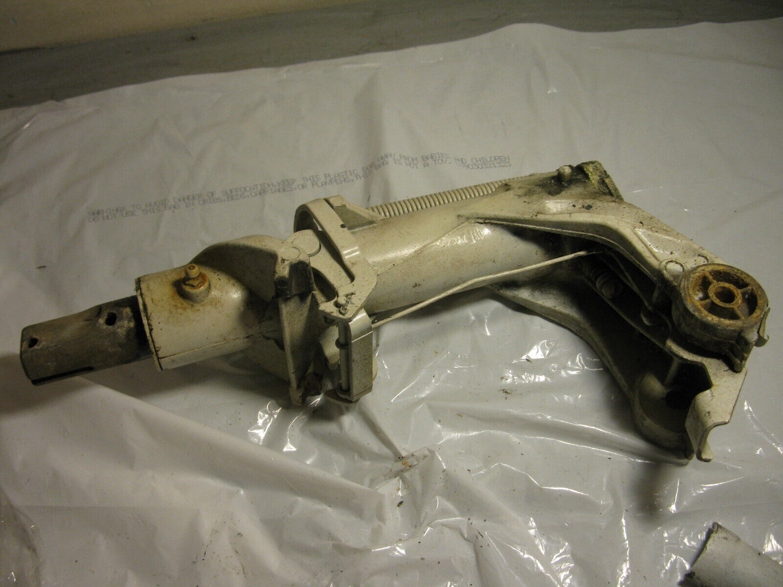 (image for) bracket Johnson model 6R79 outboard motor - Click Image to Close