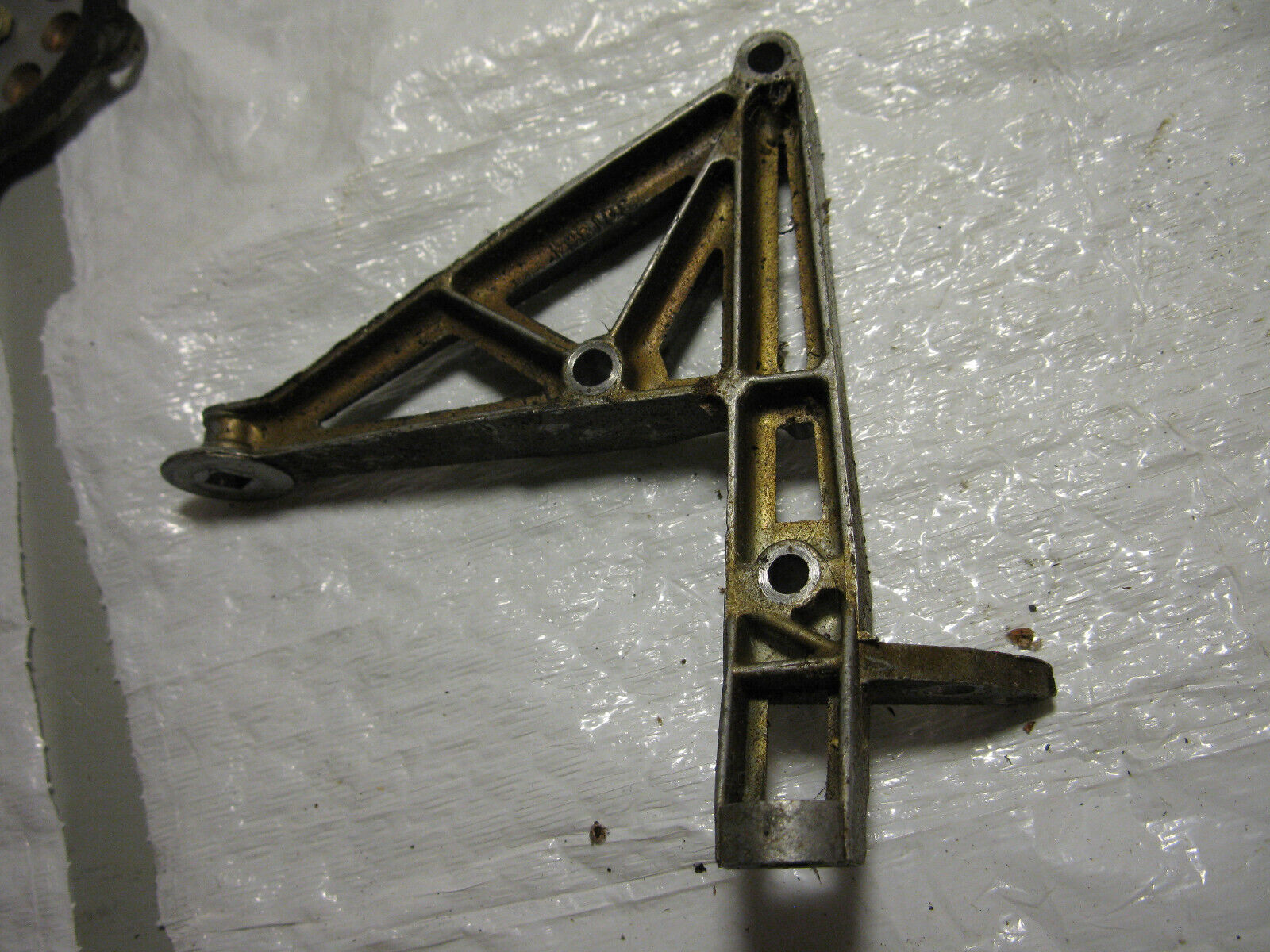 (image for) bracket mount 1950s green Johnson QD-14 outboard - Click Image to Close