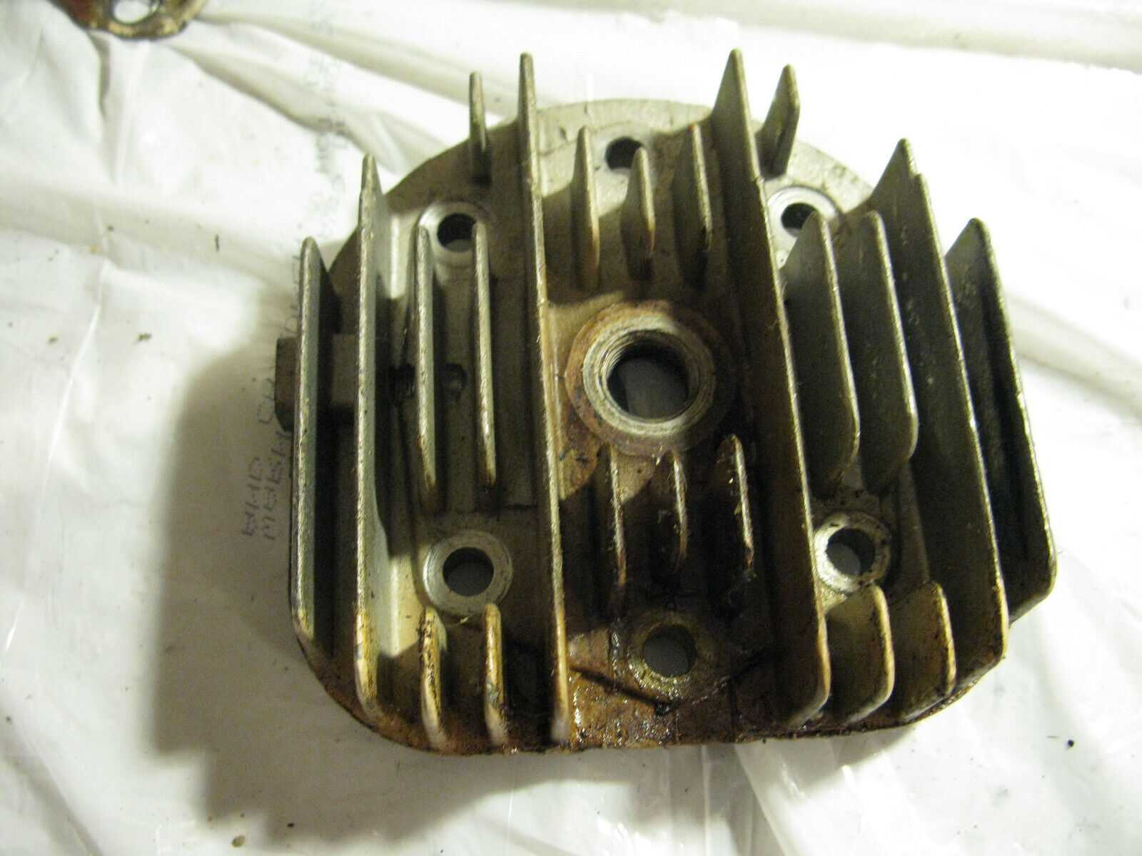 (image for) 1010-181 cylinder head Eska 217-5949-1 outboard motor sears Eska 217 - Click Image to Close