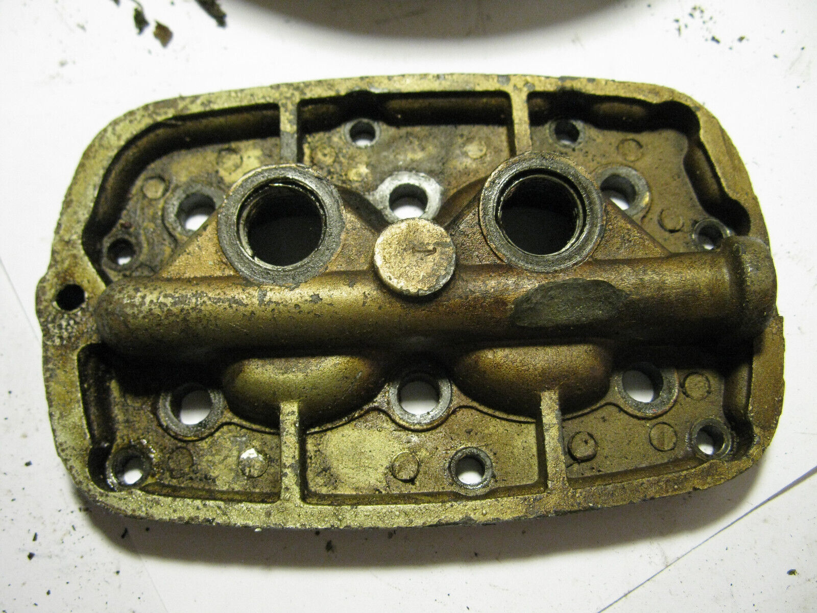 (image for) cylinder head antique Johnson HD-25 outboard - Click Image to Close