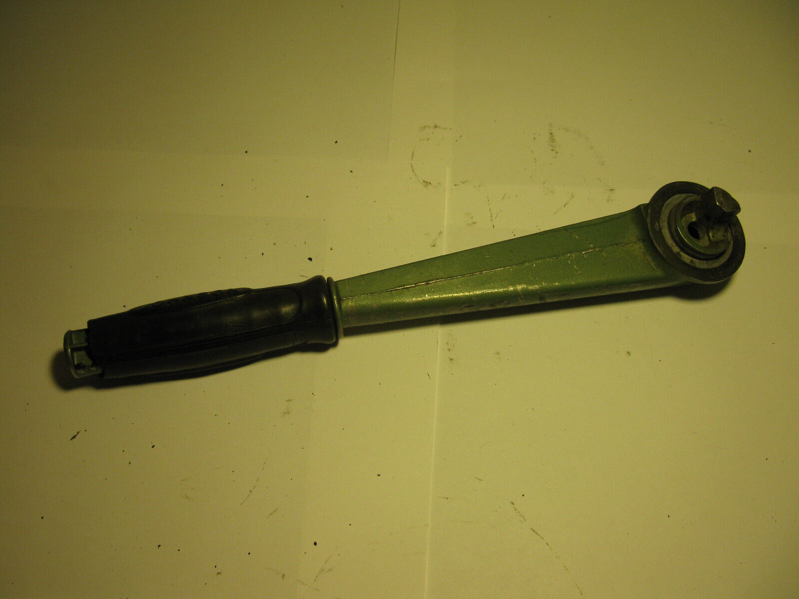 (image for) handle 1950s green Johnson model QD outboard - Click Image to Close