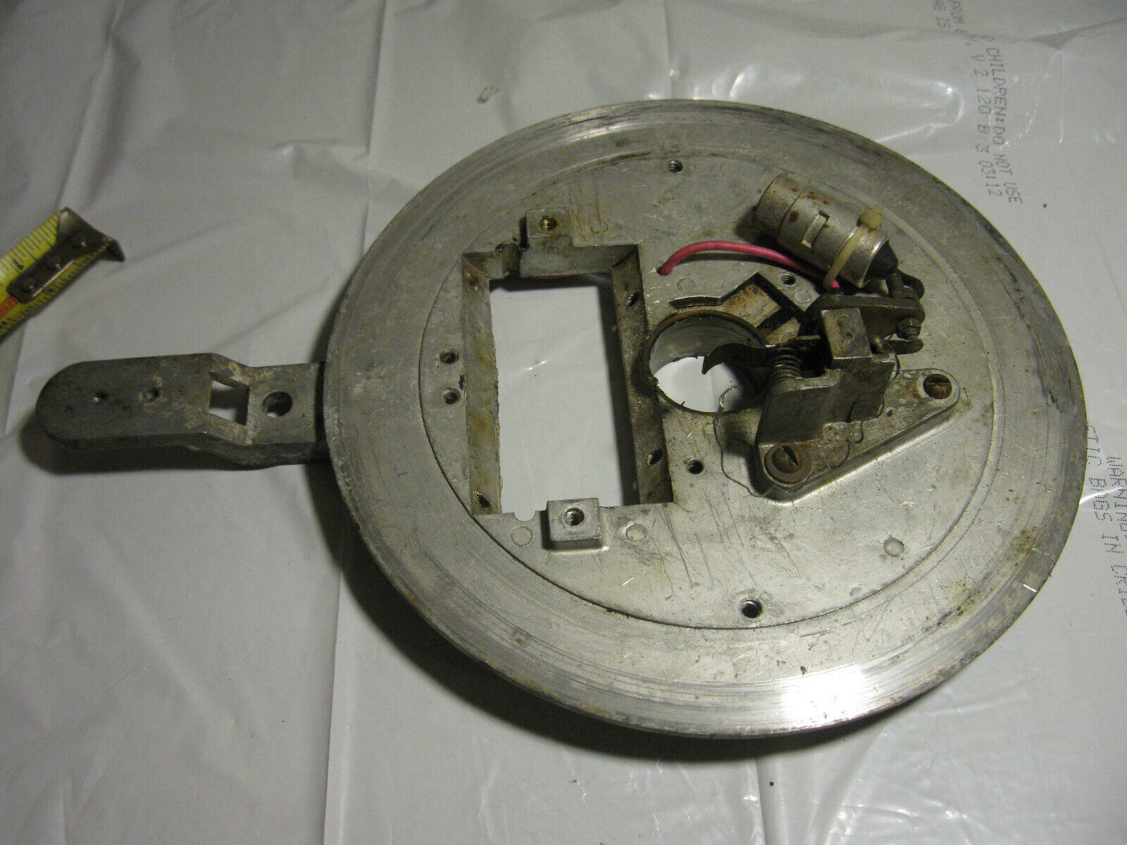 (image for) Antique 1920s cast iron Johnson outboard ignition plate - Click Image to Close