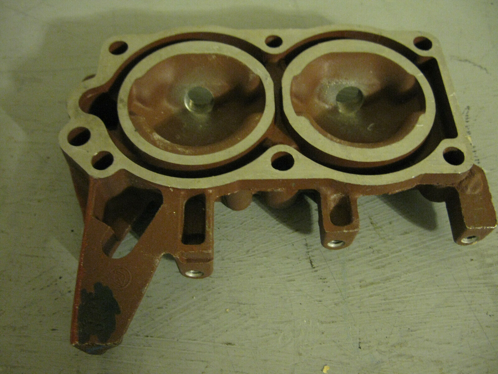 (image for) cylinder head omc 320495 - Click Image to Close