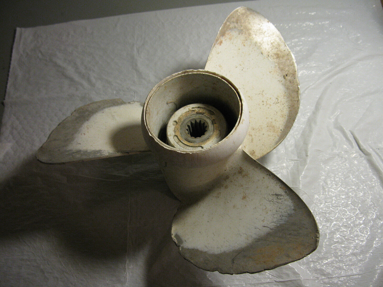 (image for) propeller 13 3/4 x 15 Evinrude 50ESL71S 50 hp outboard 50esl71 - Click Image to Close